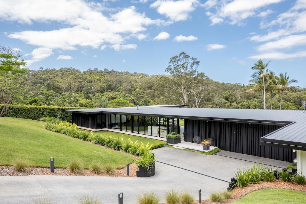 The-Doonan-Glasshouse-a-resort-style-residence-by-Sarah-Waller-Design-23