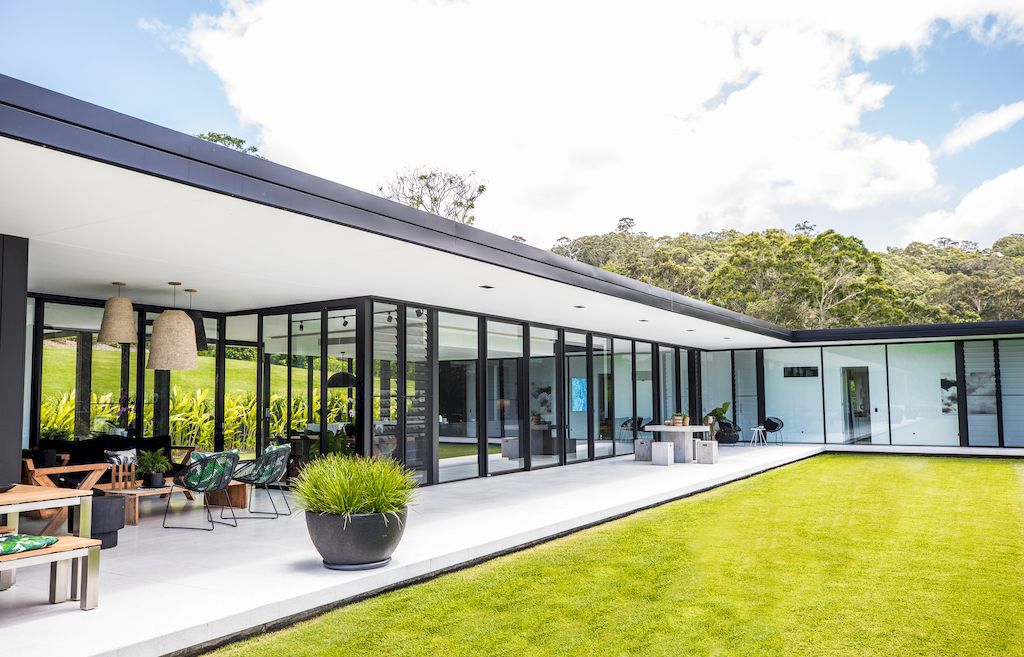 The-Doonan-Glasshouse-a-resort-style-residence-by-Sarah-Waller-Design-5