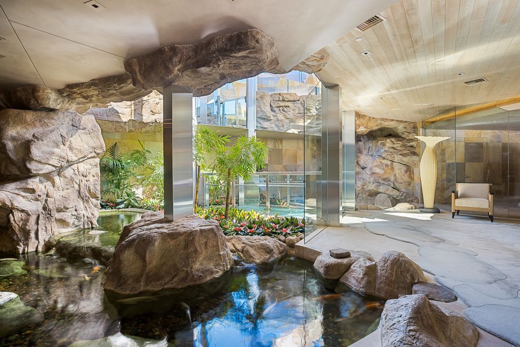 The-Most-Spectacular-Mansion-in-Palm-Desert-with-Quintessential-Living-Spaces-Asking-49500000-4