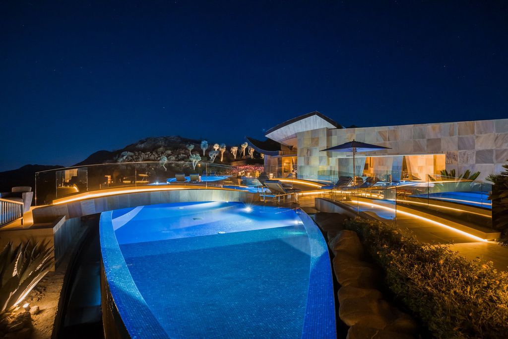 The-Most-Spectacular-Mansion-in-Palm-Desert-with-Quintessential-Living-Spaces-Asking-49500000-42