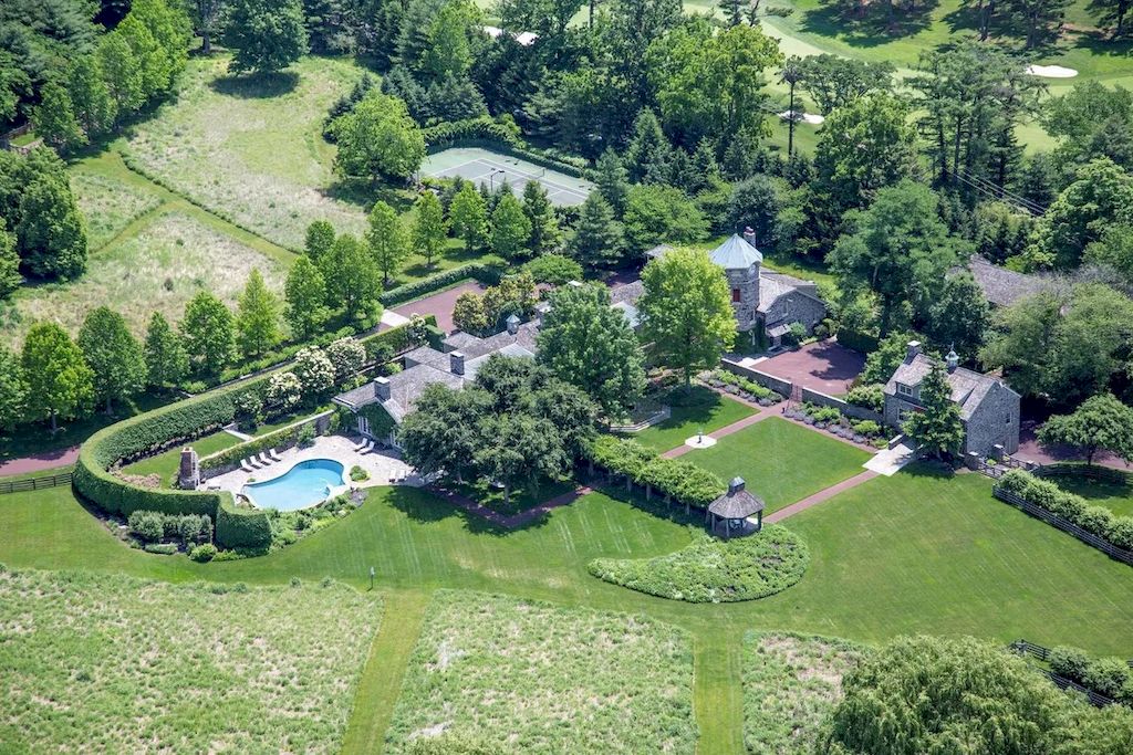 This-13950000-Extraordinary-Estate-Offers-Privacy-and-Timeless-Sophistication-in-Pennsylvania-2