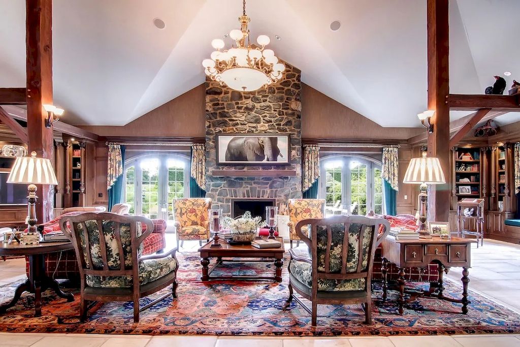 This-13950000-Extraordinary-Estate-Offers-Privacy-and-Timeless-Sophistication-in-Pennsylvania-21