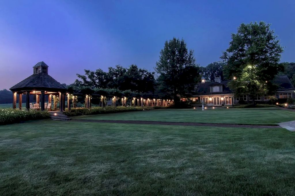 This-13950000-Extraordinary-Estate-Offers-Privacy-and-Timeless-Sophistication-in-Pennsylvania-40