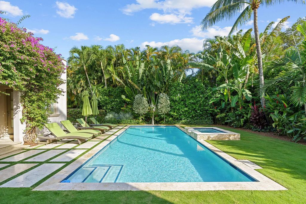 The Palm Beach Home is a completely turnkey residence on the near North End of Palm Beach Island now available for sale. This home located at 351 Crescent Dr, Palm Beach, Florida