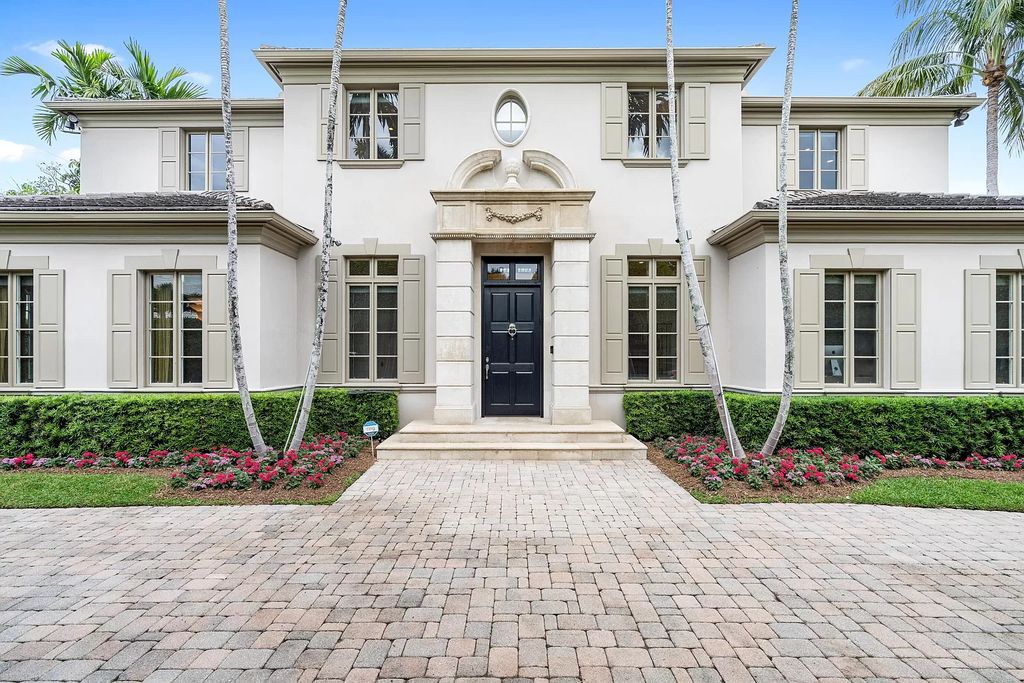 The Palm Beach Home is a completely turnkey residence on the near North End of Palm Beach Island now available for sale. This home located at 351 Crescent Dr, Palm Beach, Florida