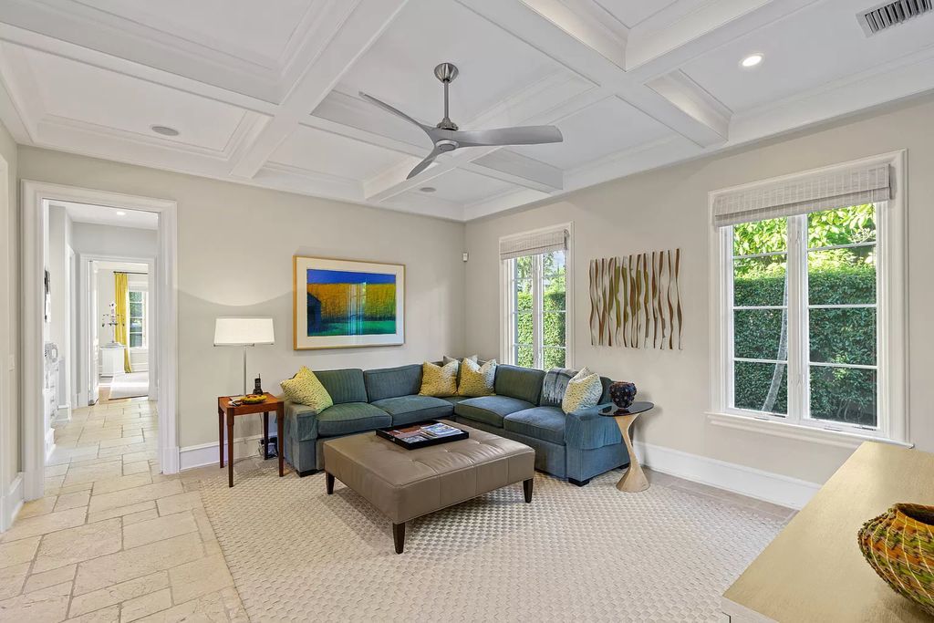 The Palm Beach Home is a completely turnkey residence on the near North End of Palm Beach Island now available for sale. This home located at 351 Crescent Dr, Palm Beach, Florida