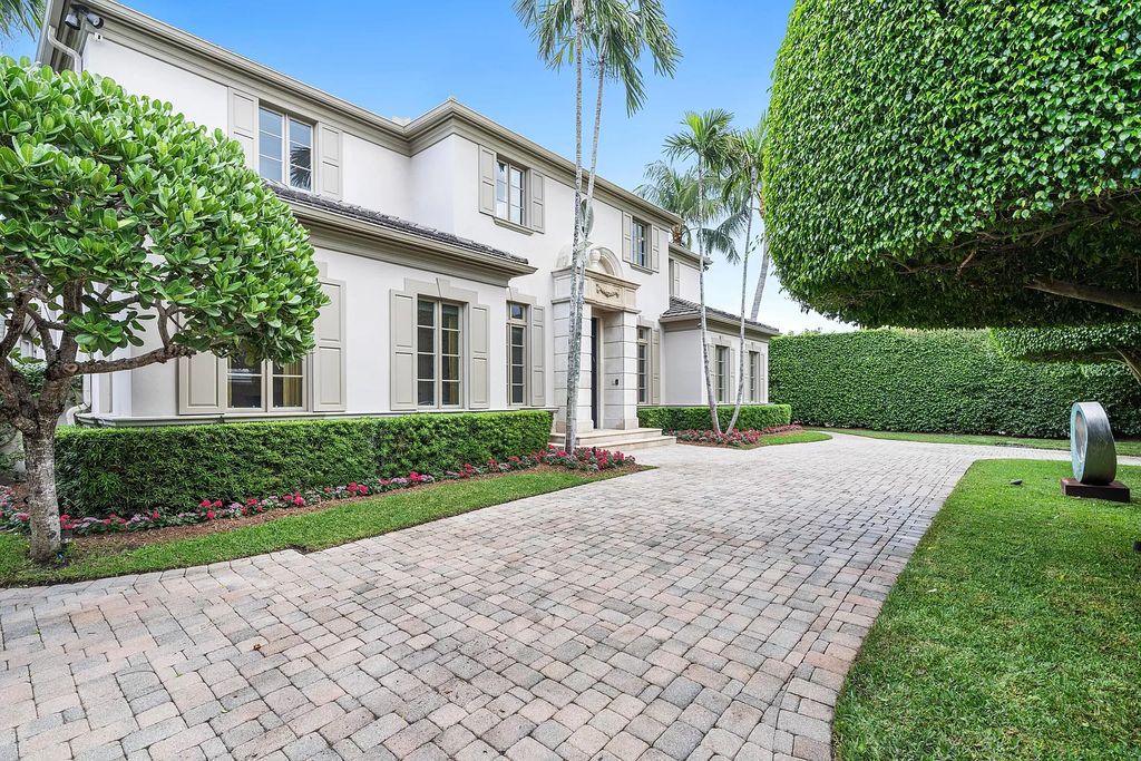 The Palm Beach Home is a completely turnkey residence on the near North End of Palm Beach Island now available for sale. This home located at 351 Crescent Dr, Palm Beach, Florida