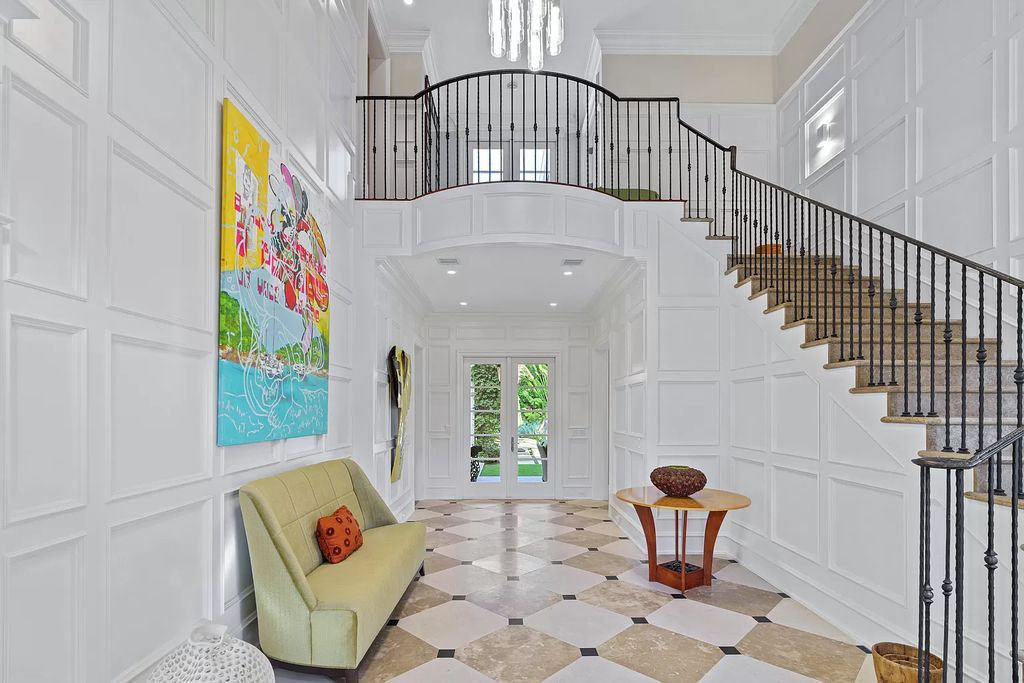 The Palm Beach Home is a completely turnkey residence on the near North End of Palm Beach Island now available for sale. This home located at 351 Crescent Dr, Palm Beach, Florida