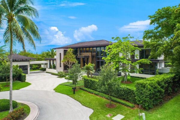 This Miami Dream Home on a Corner Lot Showcases The Pinnacle of ...