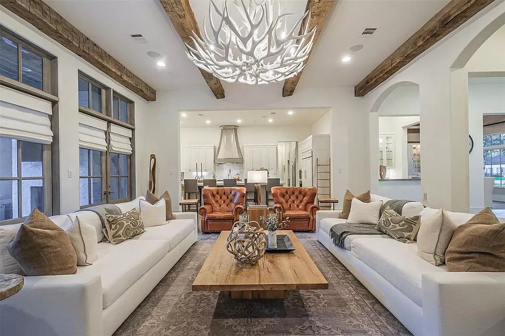 The Home in Houston is a elegant updated estate with Light-filled open floorplan and high end finishes now available for sale. This home located at 350 Tynebridge Ln, Houston, Texas