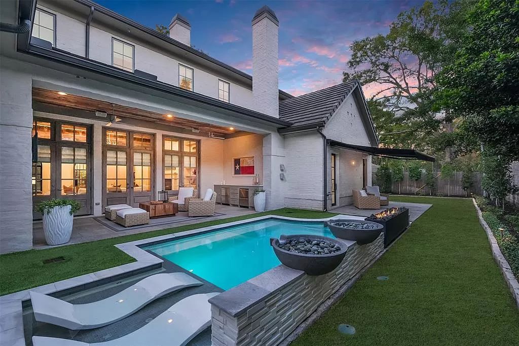 The Home in Houston is a elegant updated estate with Light-filled open floorplan and high end finishes now available for sale. This home located at 350 Tynebridge Ln, Houston, Texas