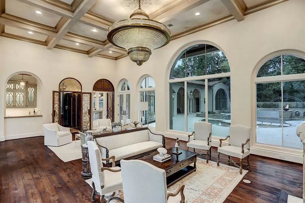 The Home in Houston is a masterpiece on prestigious Memorial Drive offers the pinnacle of exceptional luxury living now available for sale. This home located at 8729 Memorial Dr, Houston, Texas