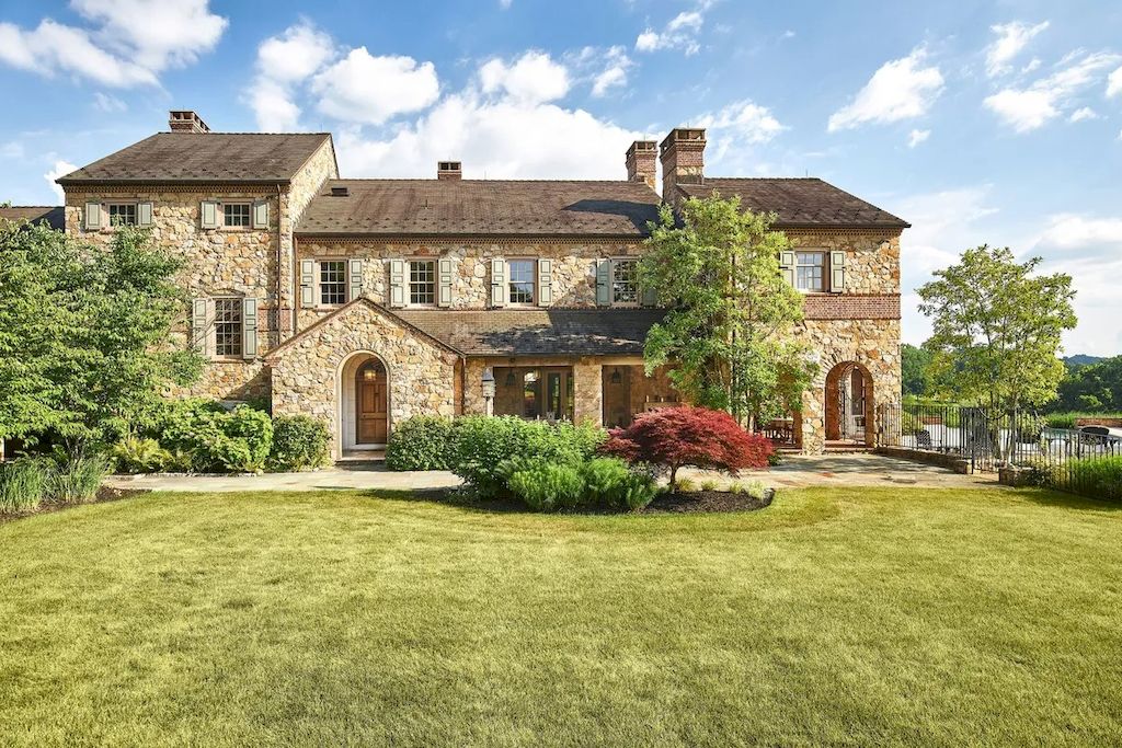 The Home in Pennsylvania is a luxurious home now available for sale. This home located at 2084 Pickering Rd, Phoenixville, Pennsylvania; offering 06 bedrooms and 08 bathrooms with 11,200 square feet of living spaces. 