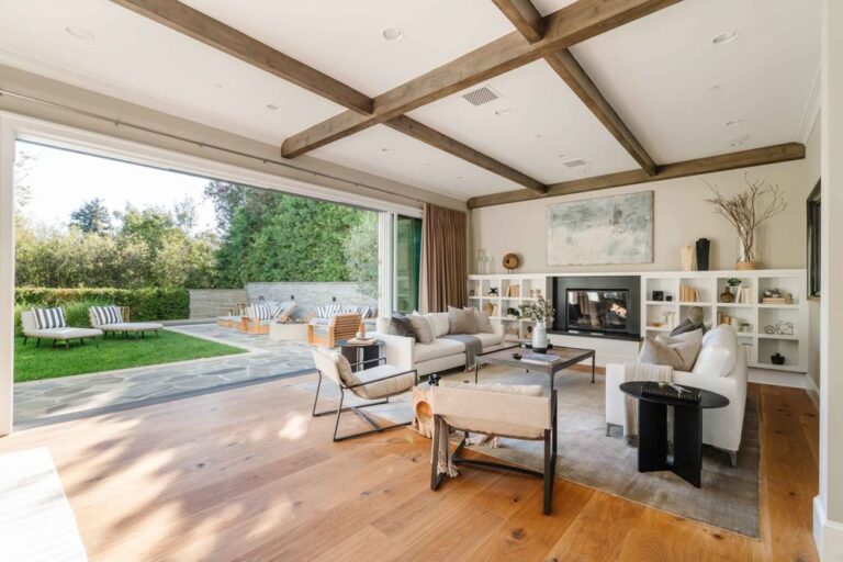 This $8,500,000 Modern Farmhouse in Pacific Palisades features Open Concept and Unparalleled Design