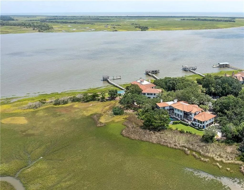 The Home in Georgia is a luxurious home now available for sale. This home located at 339 W 56th St, Sea Island, Georgia; offering 04 bedrooms and 06 bathrooms with 6,110 square feet of living spaces. 