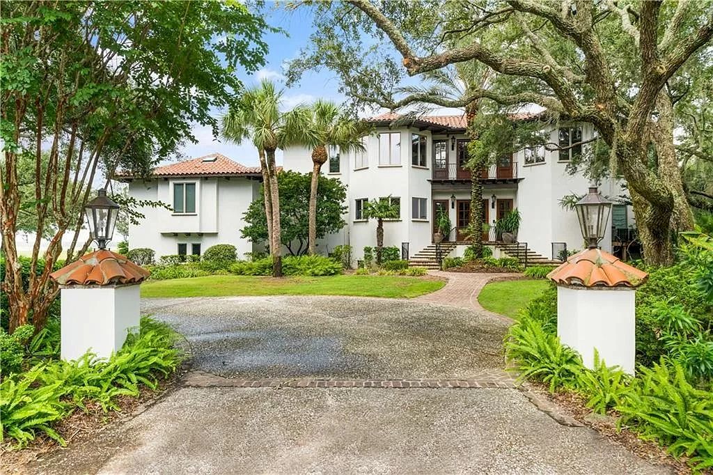 The Home in Georgia is a luxurious home now available for sale. This home located at 339 W 56th St, Sea Island, Georgia; offering 04 bedrooms and 06 bathrooms with 6,110 square feet of living spaces. 