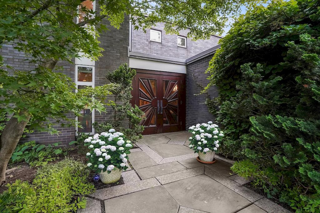 The Timeless and Understatedly Elegant Residence is a luxurious home now available for sale. This home located at 64 Highland St, Cambridge, Massachusetts; offering 05 bedrooms and 06 bathrooms with 6,898 square feet of living spaces.