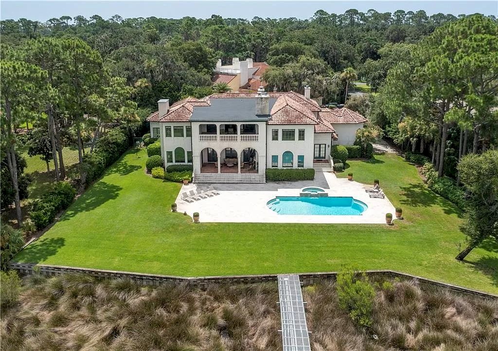 The Home in Georgia is a luxurious home now available for sale. This home located at 318 W 45th St, Sea Island, Georgia; offering 05 bedrooms and 07 bathrooms with 8,975 square feet of living spaces.
