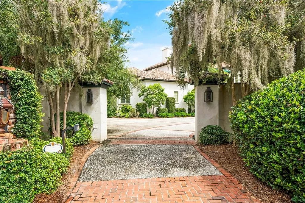 The Home in Georgia is a luxurious home now available for sale. This home located at 318 W 45th St, Sea Island, Georgia; offering 05 bedrooms and 07 bathrooms with 8,975 square feet of living spaces.