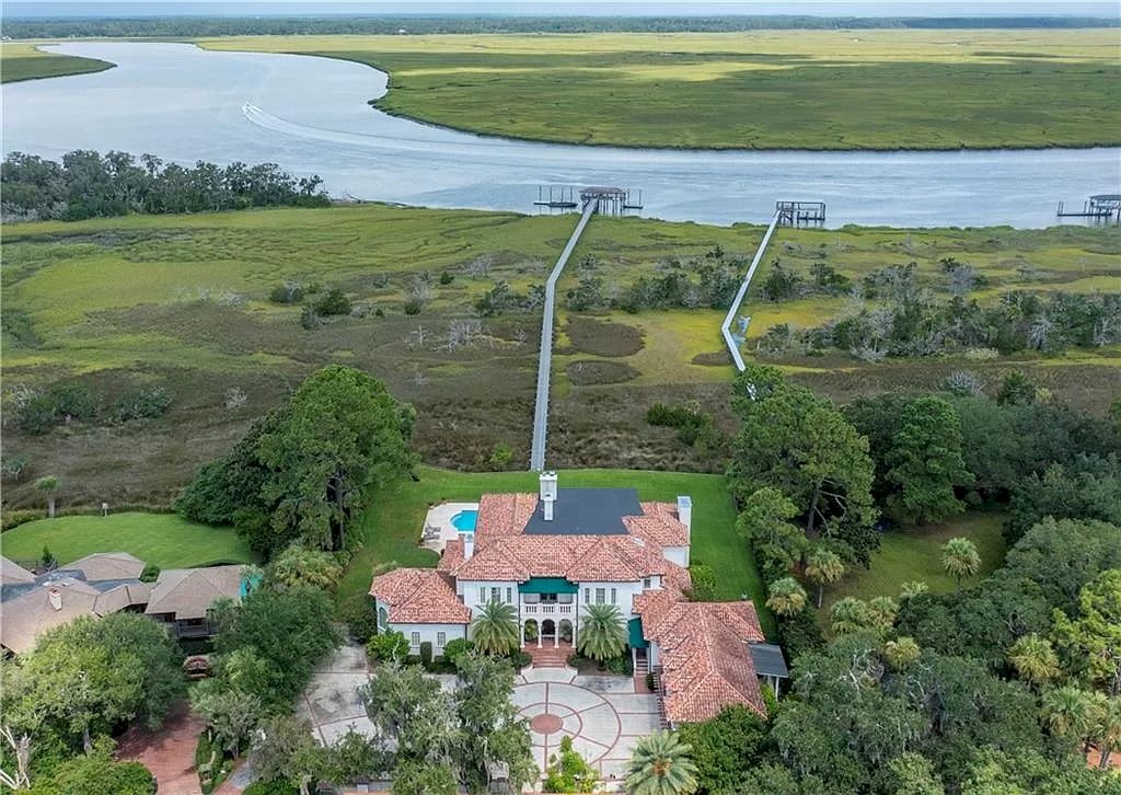 The Home in Georgia is a luxurious home now available for sale. This home located at 318 W 45th St, Sea Island, Georgia; offering 05 bedrooms and 07 bathrooms with 8,975 square feet of living spaces.