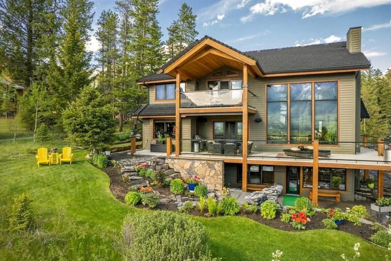 This C$3,239,000 Mountain House in Alberta Where a Wonderful Chapter in Your Life Begin