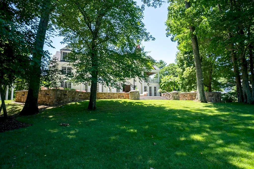 This-Gorgeous-Shingle-and-Stone-Colonial-in-Massachusetts-Hits-Market-for-4150000-37