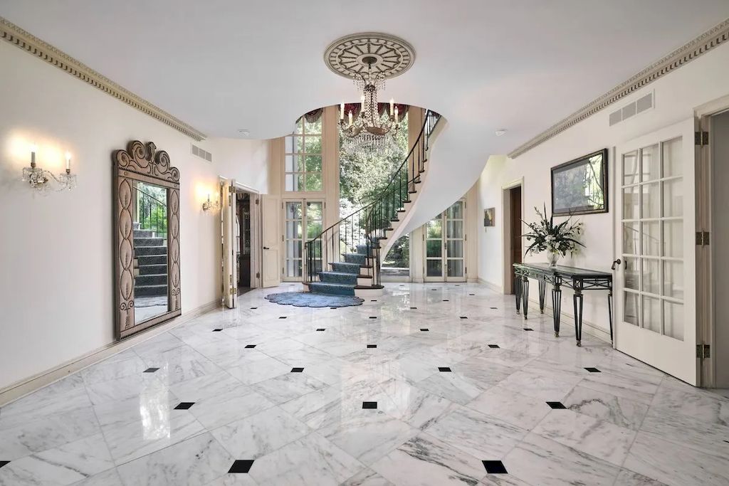 The Home in Pennsylvania is a luxurious home with impressive gated entrance and spacious floor plan now available for sale. This home located at 342 Grays Ln, Haverford, Pennsylvania; offering 07 bedrooms and 10,695 bathrooms with 10,695 square feet of living spaces.