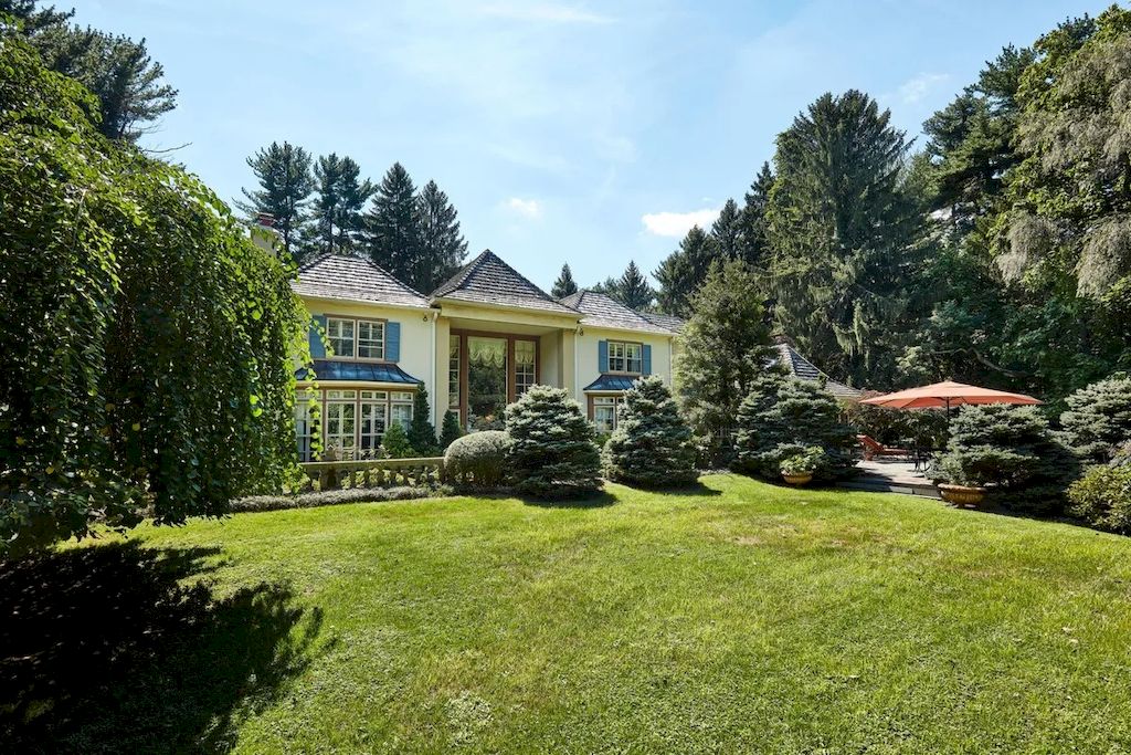 This-Stunning-French-Manor-Home-of-Complete-Privacy-and-Beautiful-Gardens-in-Pennsylvania-Listed-for-3195000-6