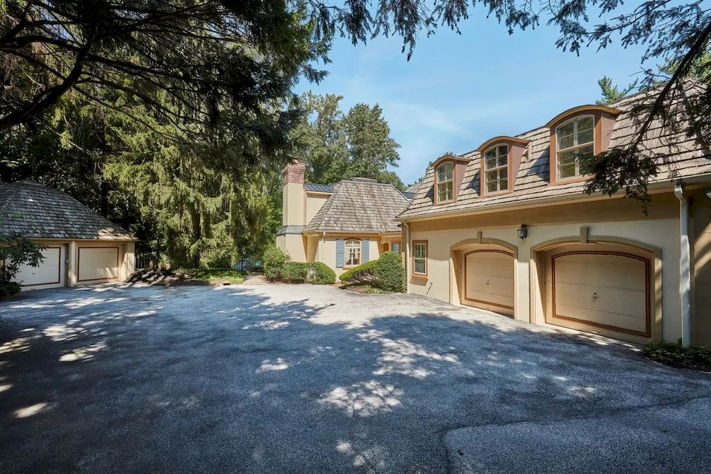 The Home in Pennsylvania is a luxurious home with impressive gated entrance and spacious floor plan now available for sale. This home located at 342 Grays Ln, Haverford, Pennsylvania; offering 07 bedrooms and 10,695 bathrooms with 10,695 square feet of living spaces.