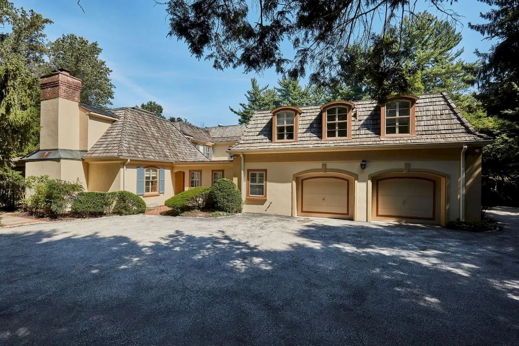 The Home in Pennsylvania is a luxurious home with impressive gated entrance and spacious floor plan now available for sale. This home located at 342 Grays Ln, Haverford, Pennsylvania; offering 07 bedrooms and 10,695 bathrooms with 10,695 square feet of living spaces.