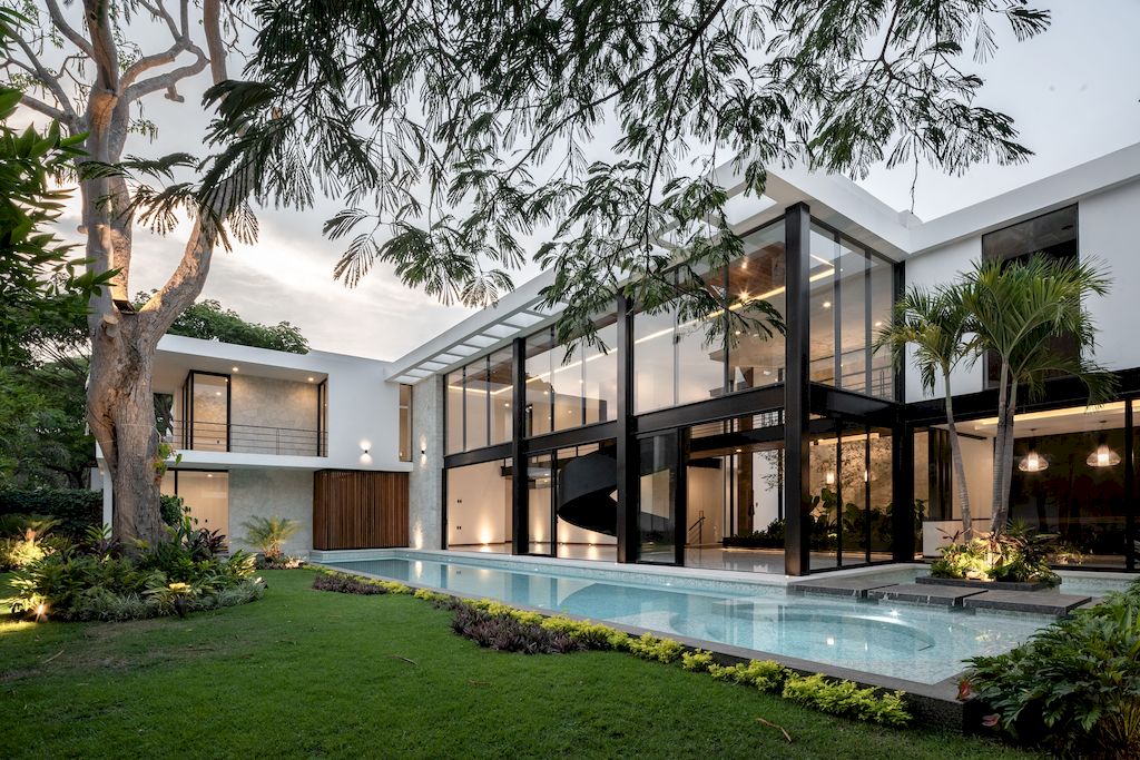 Water House, a Modern and Comfortable Home by Di Frenna Arquitectos