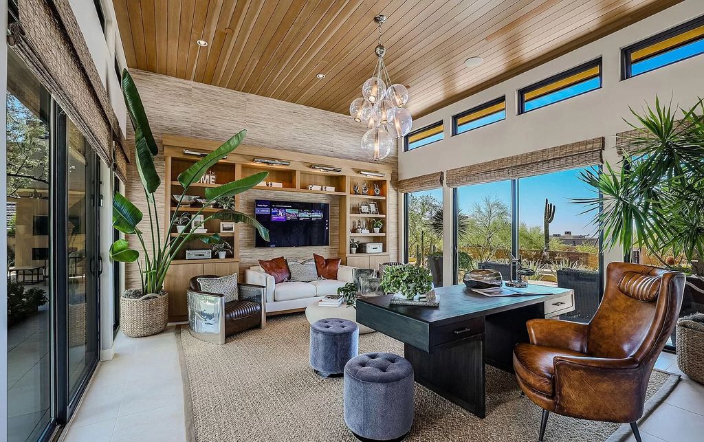 Award Winning Contemporary Home in Scottsdale asks for $4,975,000 with seamless indoor outdoor living