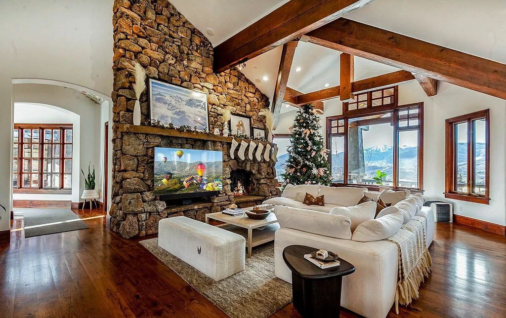 Singular and Serene Utah Masterpiece sells for $8,400,000 with world class ski run views