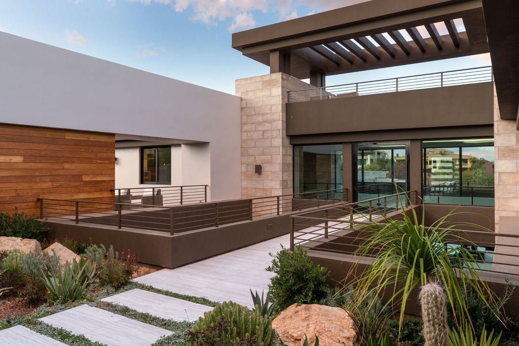 Amazing homes in Nevada sells for $13,875,000 with contemporary design elements