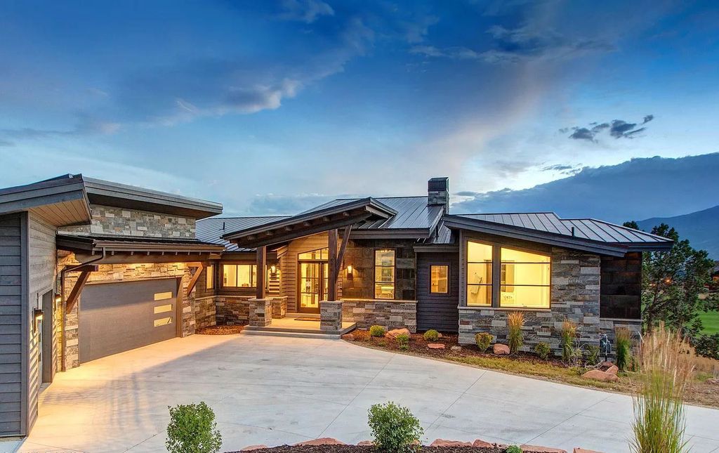 Mountain Modern Home in Utah with views of Timpanogos and the Heber Valley asks for $3,590,000