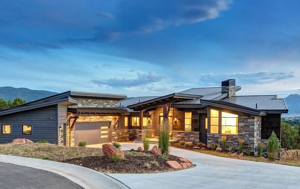 Mountain Modern Home in Utah with views of Timpanogos and the Heber Valley asks for $3,590,000