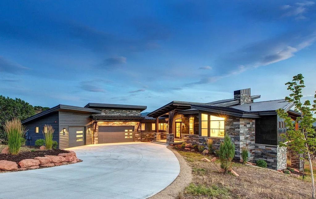 Mountain Modern Home in Utah with views of Timpanogos and the Heber Valley asks for $3,590,000