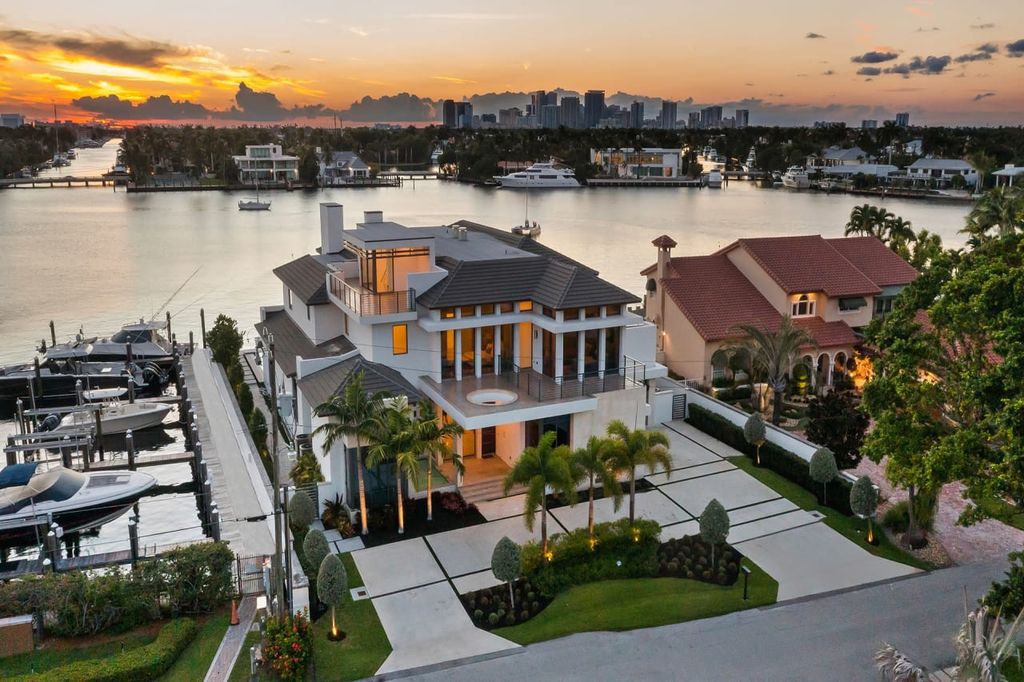 The Home in Fort Lauderdale is a A coastal turn key modern masterpiece in Harbor Beach with entertaining-ready layout now available for sale. This home located at 1425 E Lake Dr, Fort Lauderdale, Florida