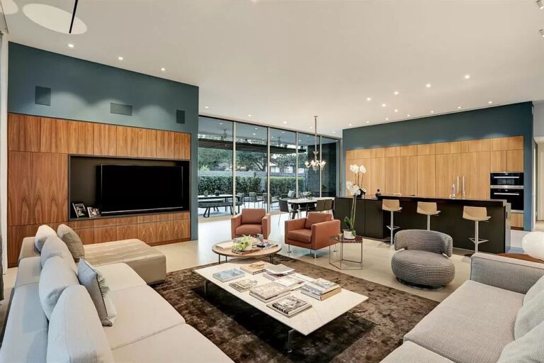 A Modern Architectural Home in Houston with High-end Finishes Asking for $3,860,000