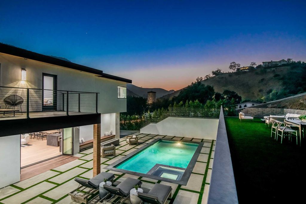 Absolutely-Stunning-Brand-New-Home-in-Bell-Canyon-features-Impeccable-Amenities-for-Sale-at-4399000-25