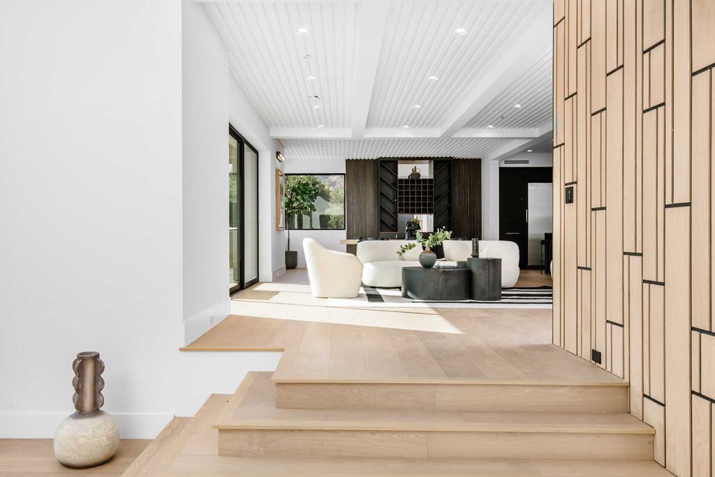 Absolutely-Stunning-Brand-New-Home-in-Bell-Canyon-features-Impeccable-Amenities-for-Sale-at-4399000-5