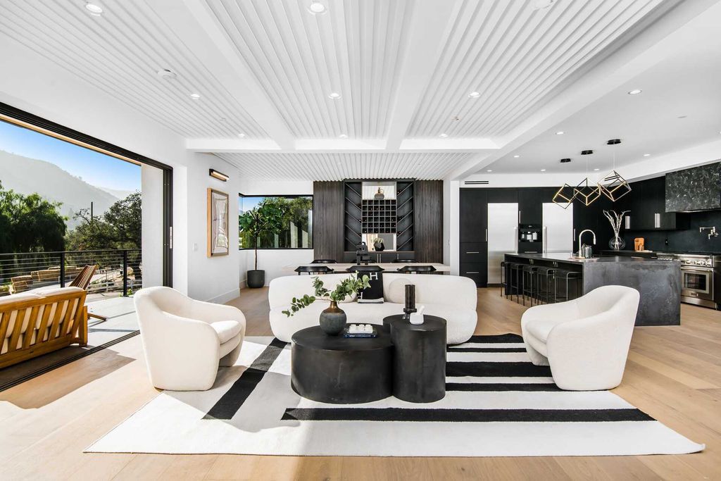 Absolutely-Stunning-Brand-New-Home-in-Bell-Canyon-features-Impeccable-Amenities-for-Sale-at-4399000-7