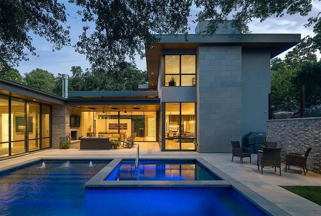 An-Artfully-Constructed-Home-in-Dallas-features-Stunning-Interiors-for-Sale-at-3400000-1