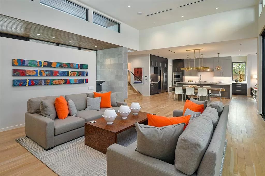 An-Artfully-Constructed-Home-in-Dallas-features-Stunning-Interiors-for-Sale-at-3400000-2