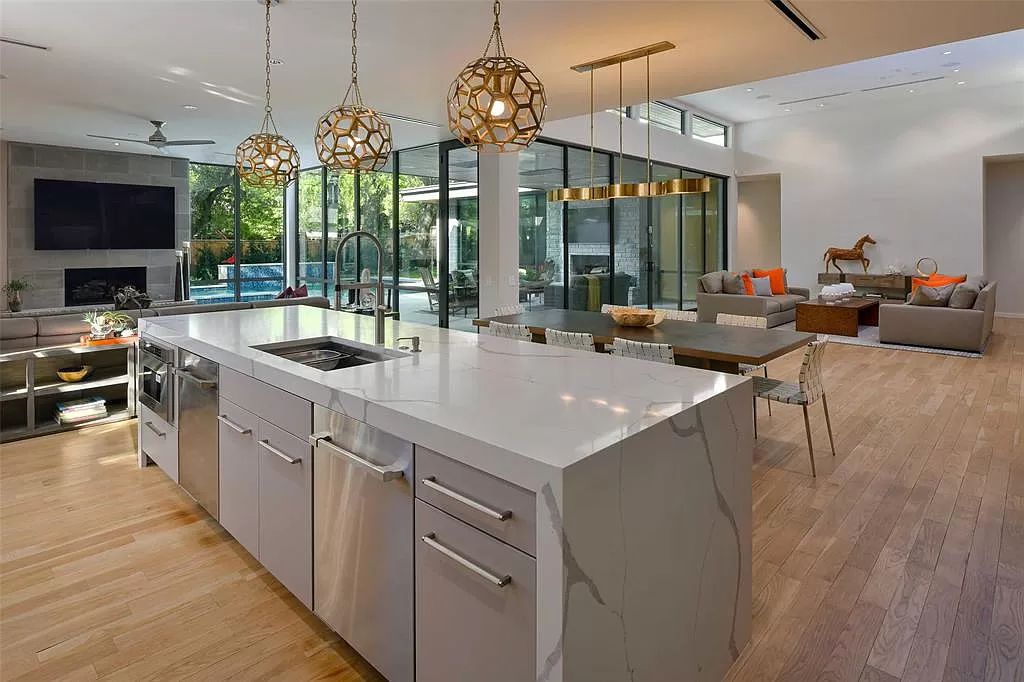 An-Artfully-Constructed-Home-in-Dallas-features-Stunning-Interiors-for-Sale-at-3400000-23