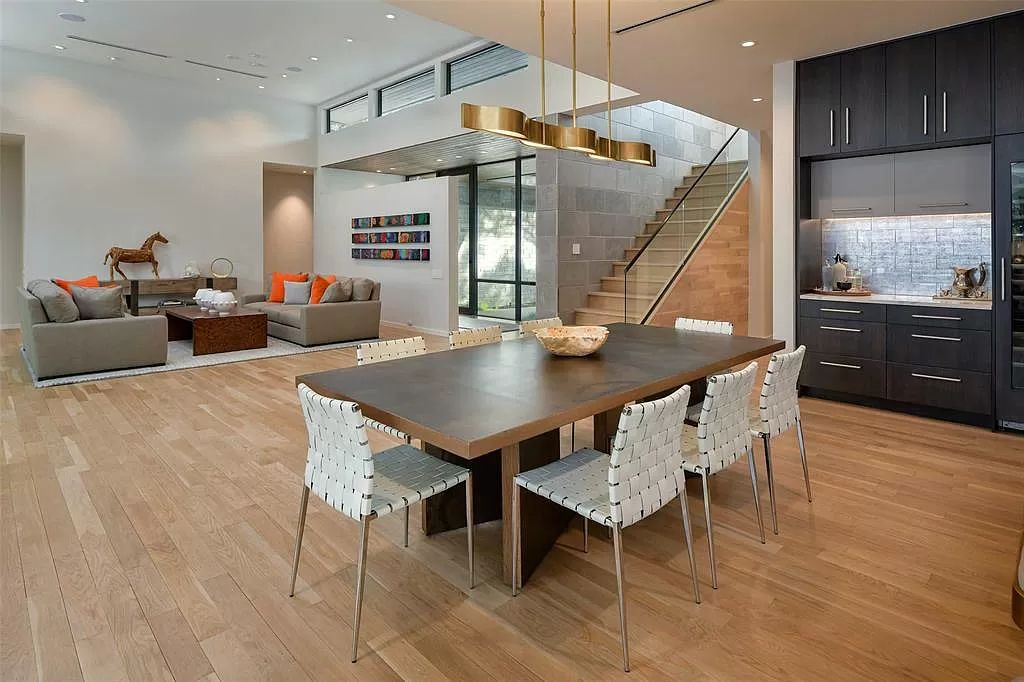 An-Artfully-Constructed-Home-in-Dallas-features-Stunning-Interiors-for-Sale-at-3400000-7