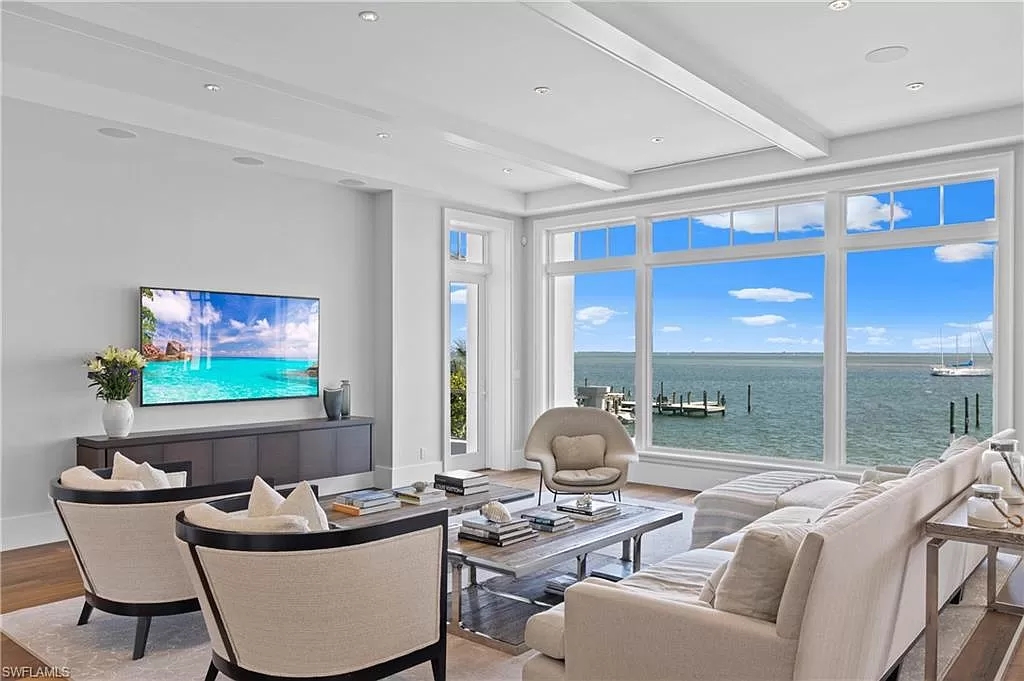 An-Impressive-Home-in-Captiva-with-Panoramic-Bay-Views-Asking-for-10995000-4