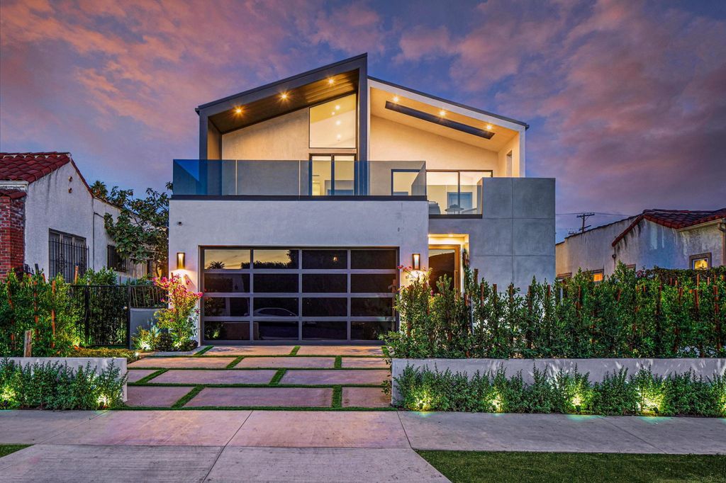 The Home in Beverly Grove is a brand-new 2021 geometric modern using an intricate blend of materials and architectural elements now available for sale. This home located at 542 N Vista St, Los Angeles, California