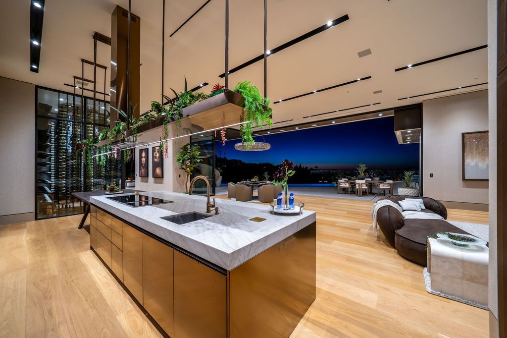 Brand-New-Mega-Mansion-in-Los-Angeles-with-Endless-Views-hits-Market-for-77000000-14