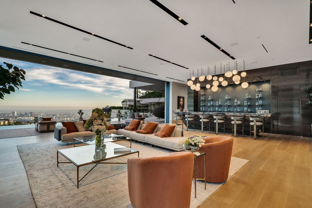 Brand-New-Mega-Mansion-in-Los-Angeles-with-Endless-Views-hits-Market-for-77000000-23